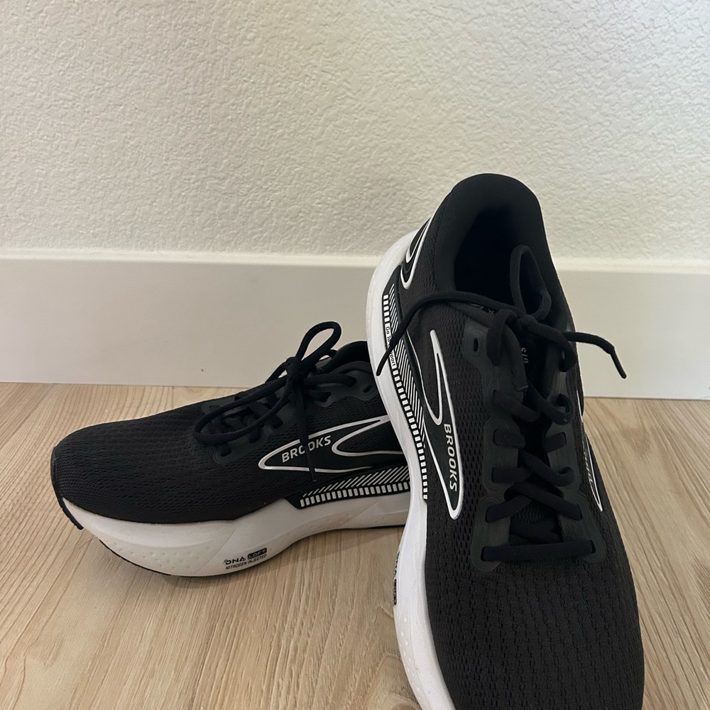Brooks Men's Black and White Glycerin GTS